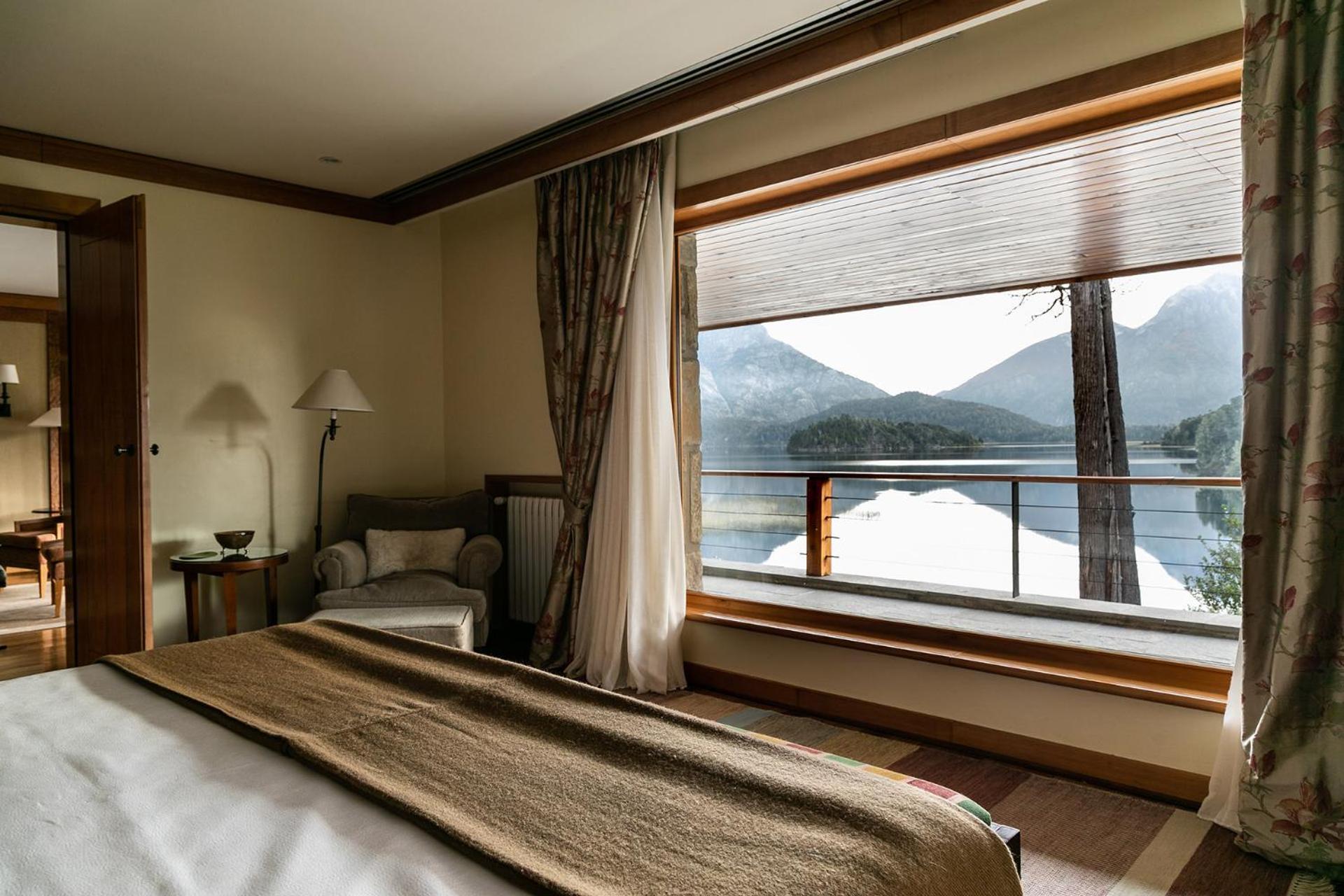 Deluxe Suite,1235099042:JPEG